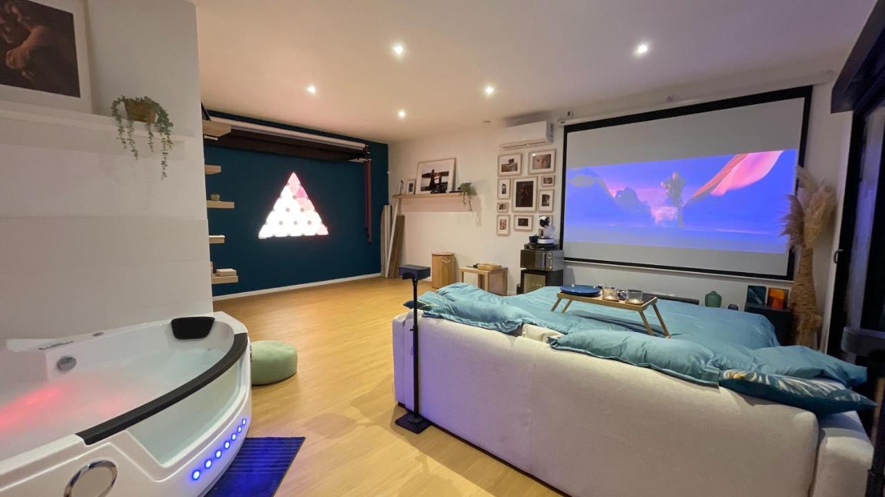 Capsule Nature & Photos - Jacuzzi - Netflix & Home Cinema - Ps5 & Jeu Thun-Saint-Martin Екстер'єр фото