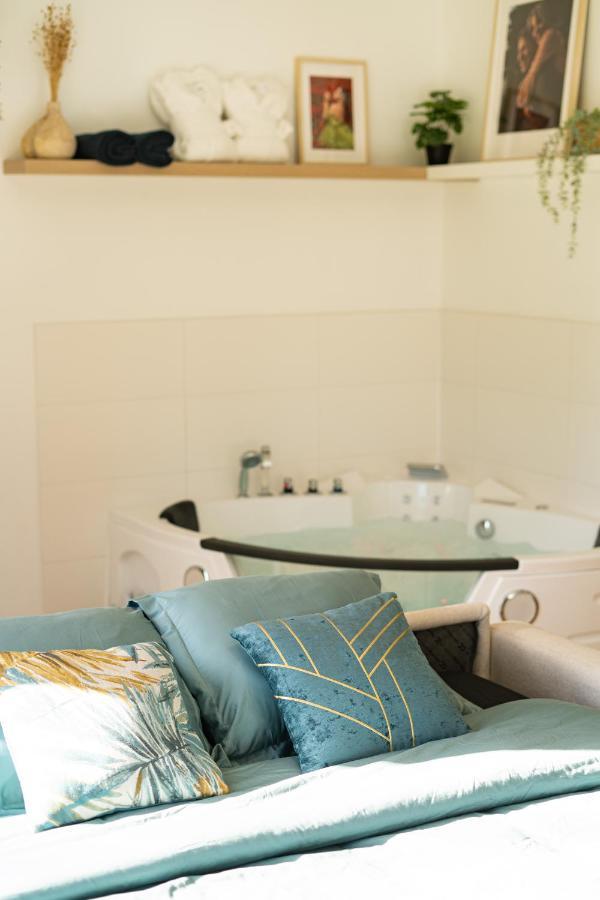 Capsule Nature & Photos - Jacuzzi - Netflix & Home Cinema - Ps5 & Jeu Thun-Saint-Martin Екстер'єр фото